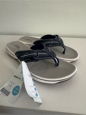 Clarks Navy and Gray Casual Thong Sandals